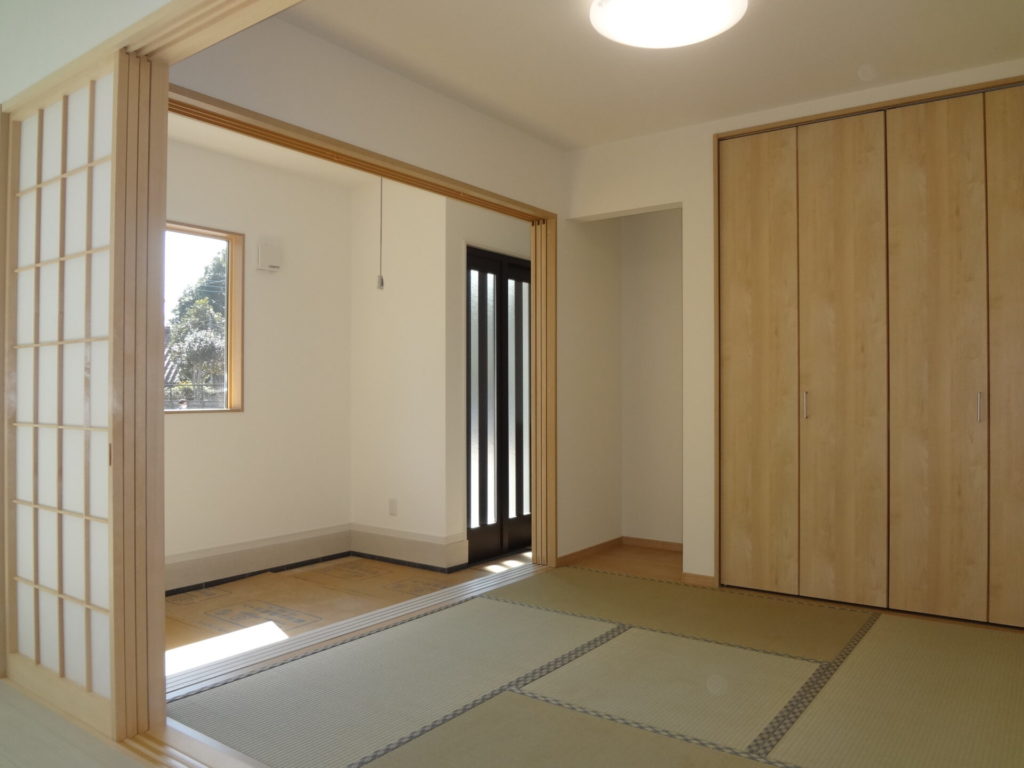 施工事例③異素材を軽やかにまとめたモダン平屋