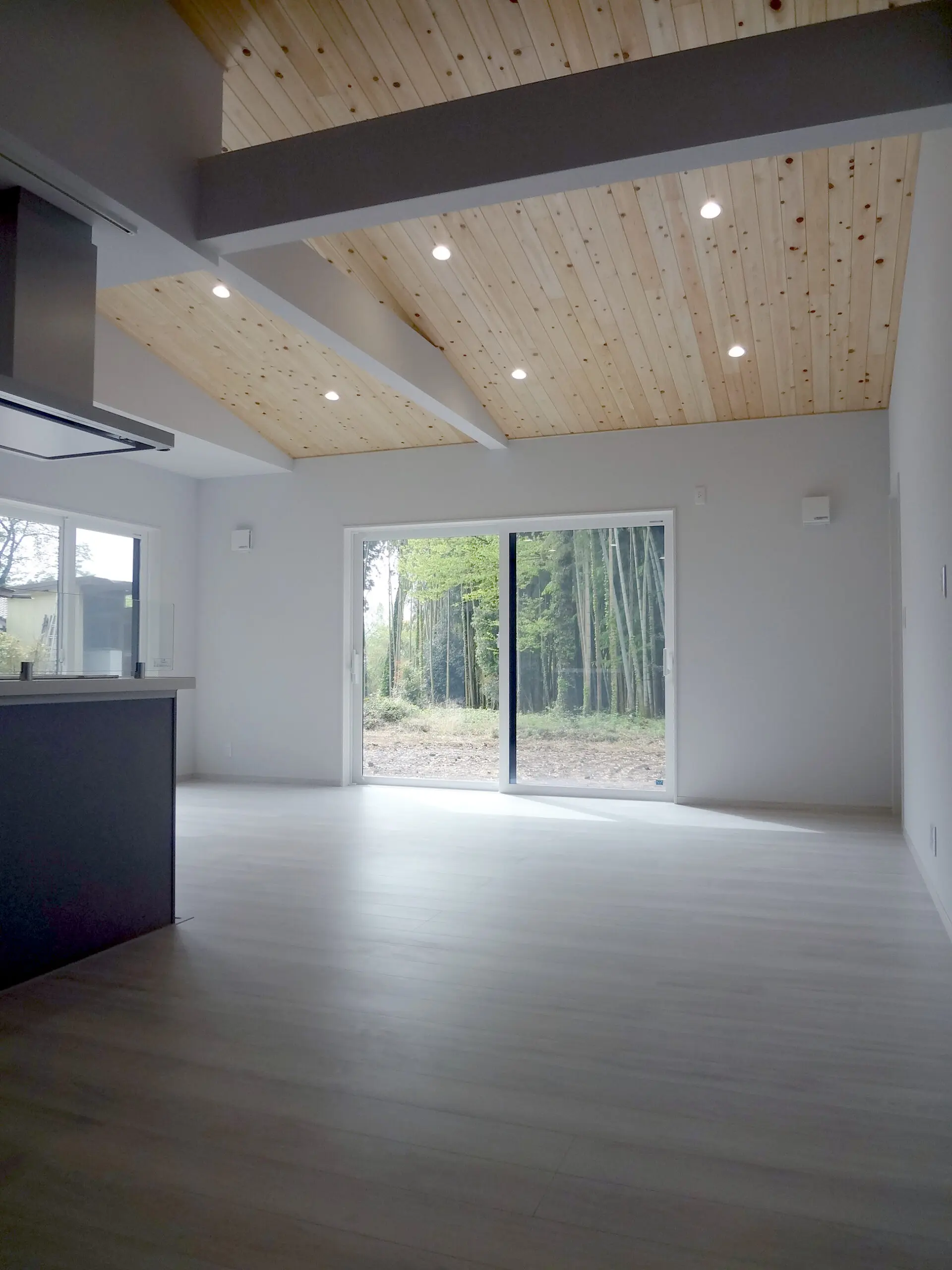 平屋の内装｜平屋×建築家で叶える理想の住まい｜人気の理由・間取りの工夫・依頼の流れを解説