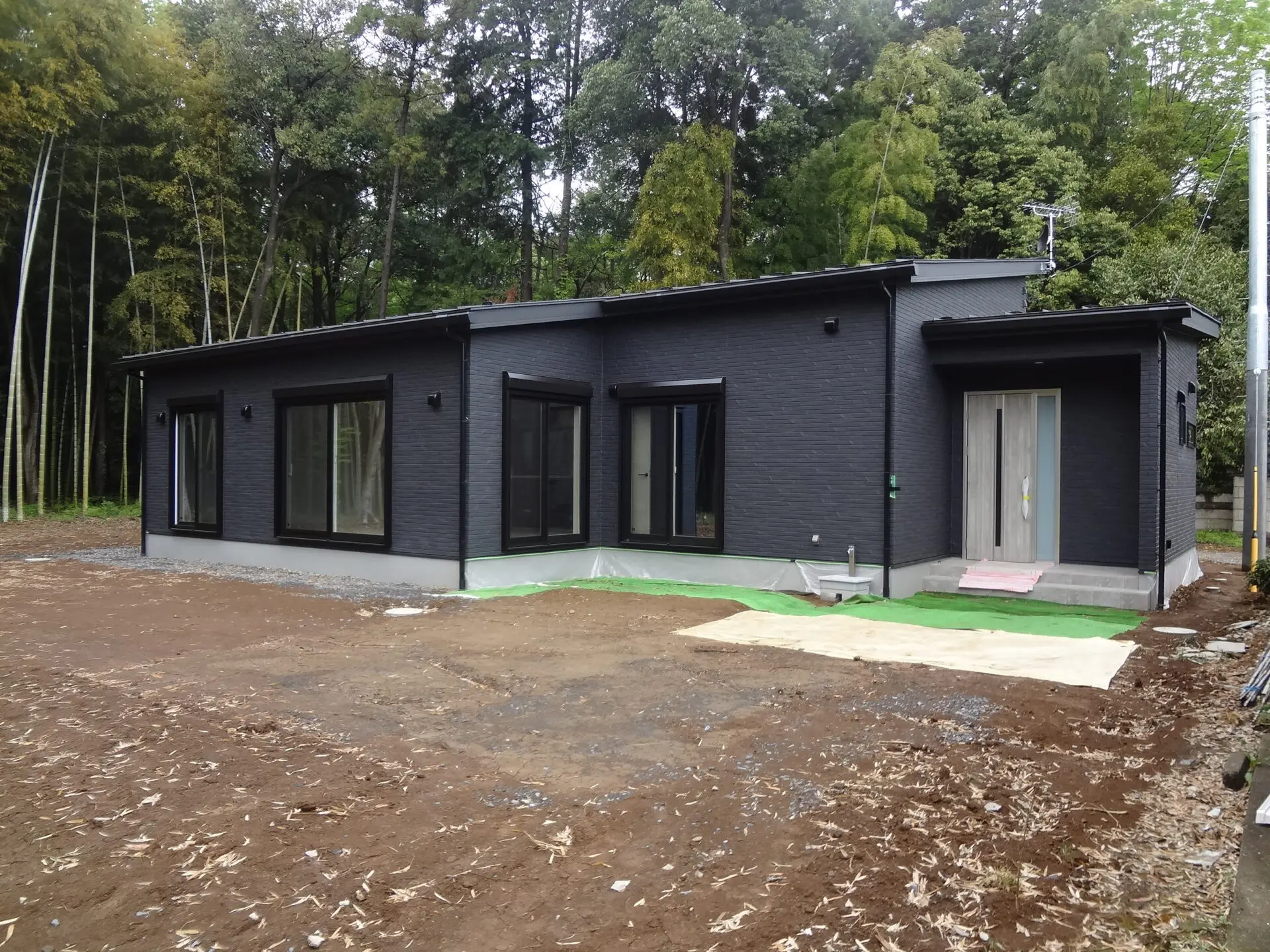 外観｜建築家と建てる理想の平屋住宅を成功させるには｜間取り設計の工夫と理想の建築家の探し方