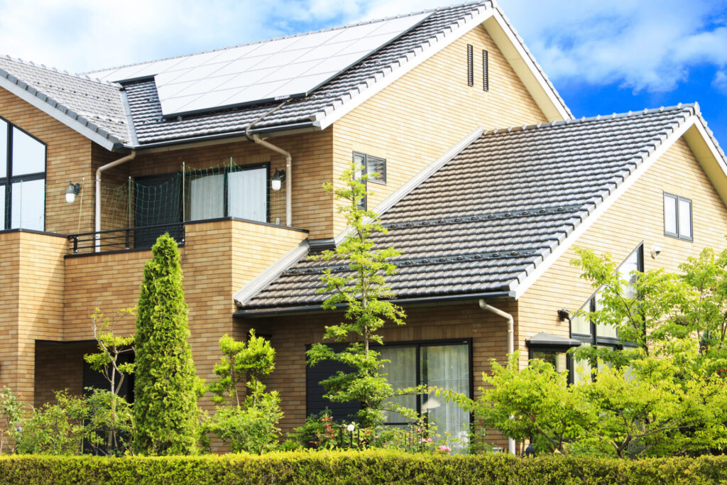 外観｜「切妻屋根と片流れ屋根の組み合わせ」の特徴を解説｜機能性・間取りとの相性・後悔しないための対策